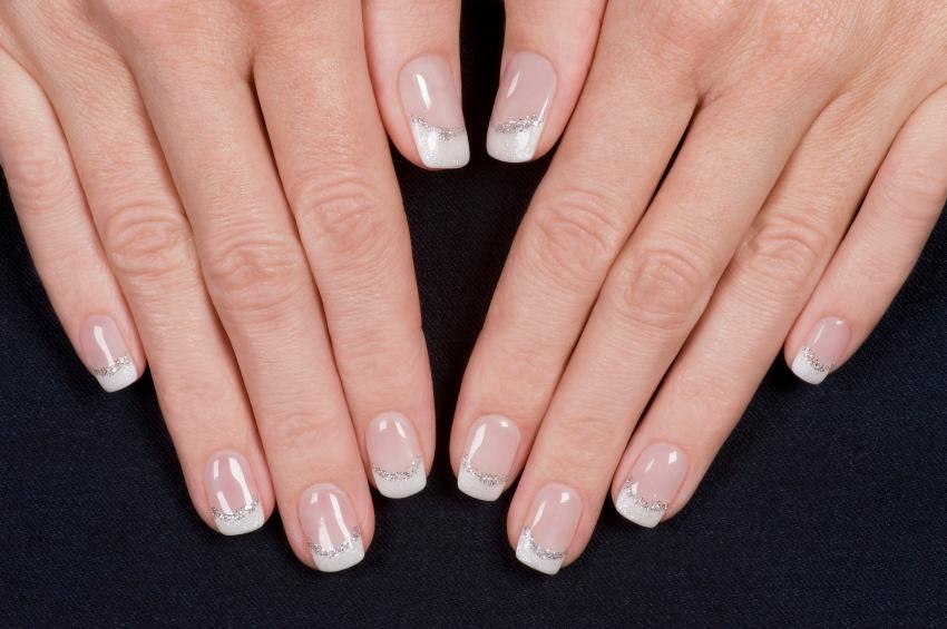 145559-850x565r1-simple-nails-silver-line.jpg