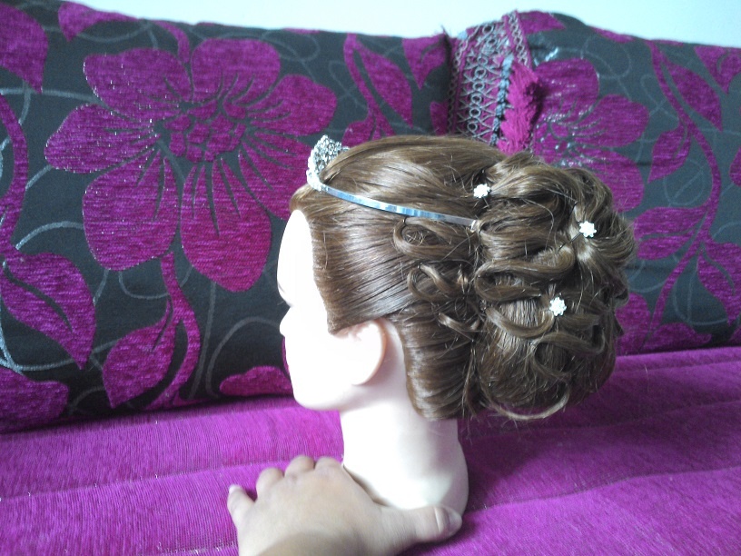 19913 chignon boule mariée + diadème (3).jpg