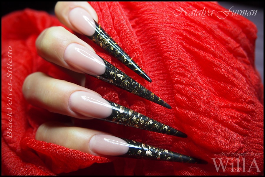 BlackVelvet-Stiletto 01.jpg