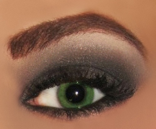 Carbon_Black_M_A_C__Eyeshadow_Smokey_Eyes_1.jpg