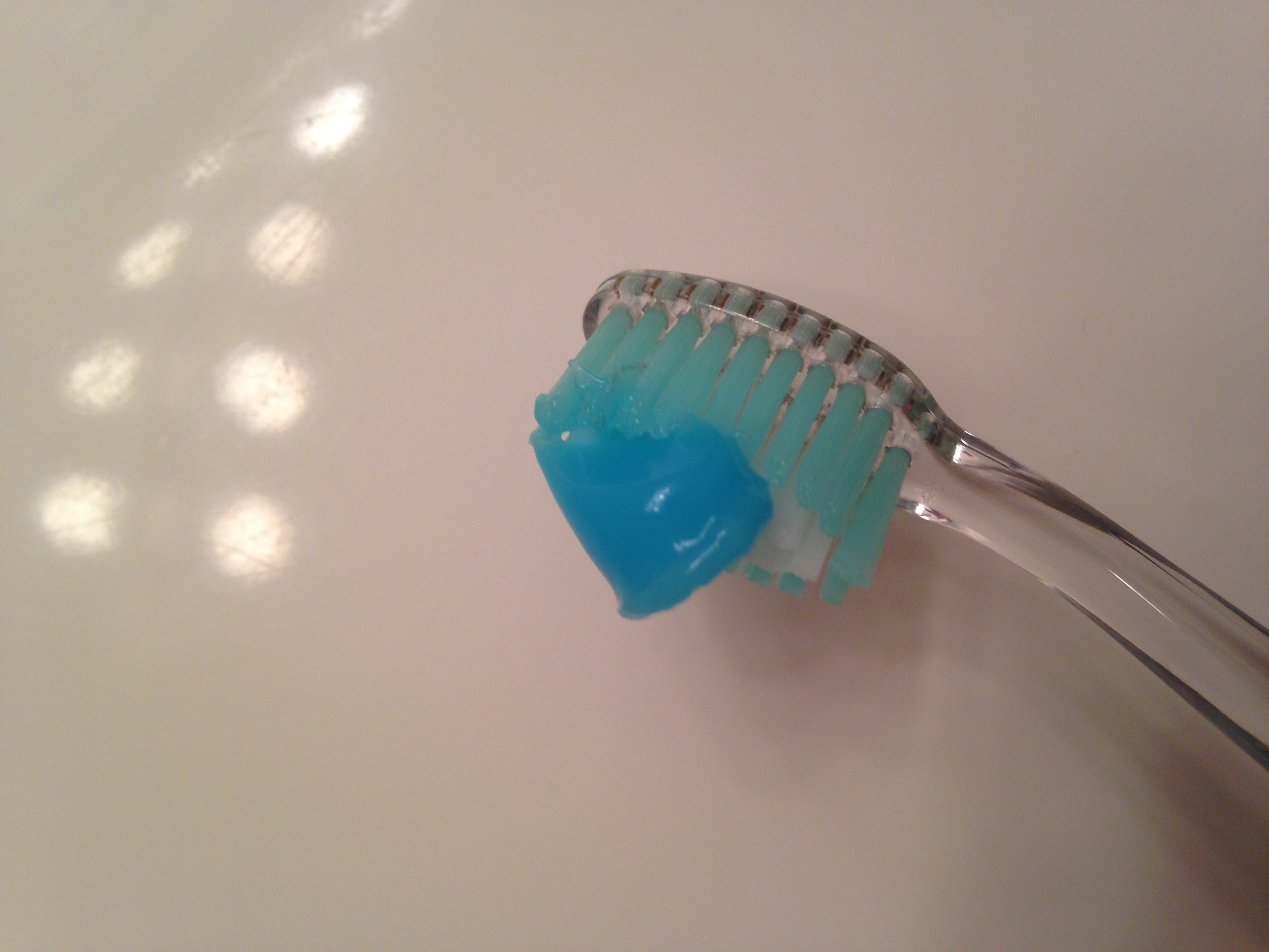 GEL FRAICHEUR DE Sensodyne pates.JPG