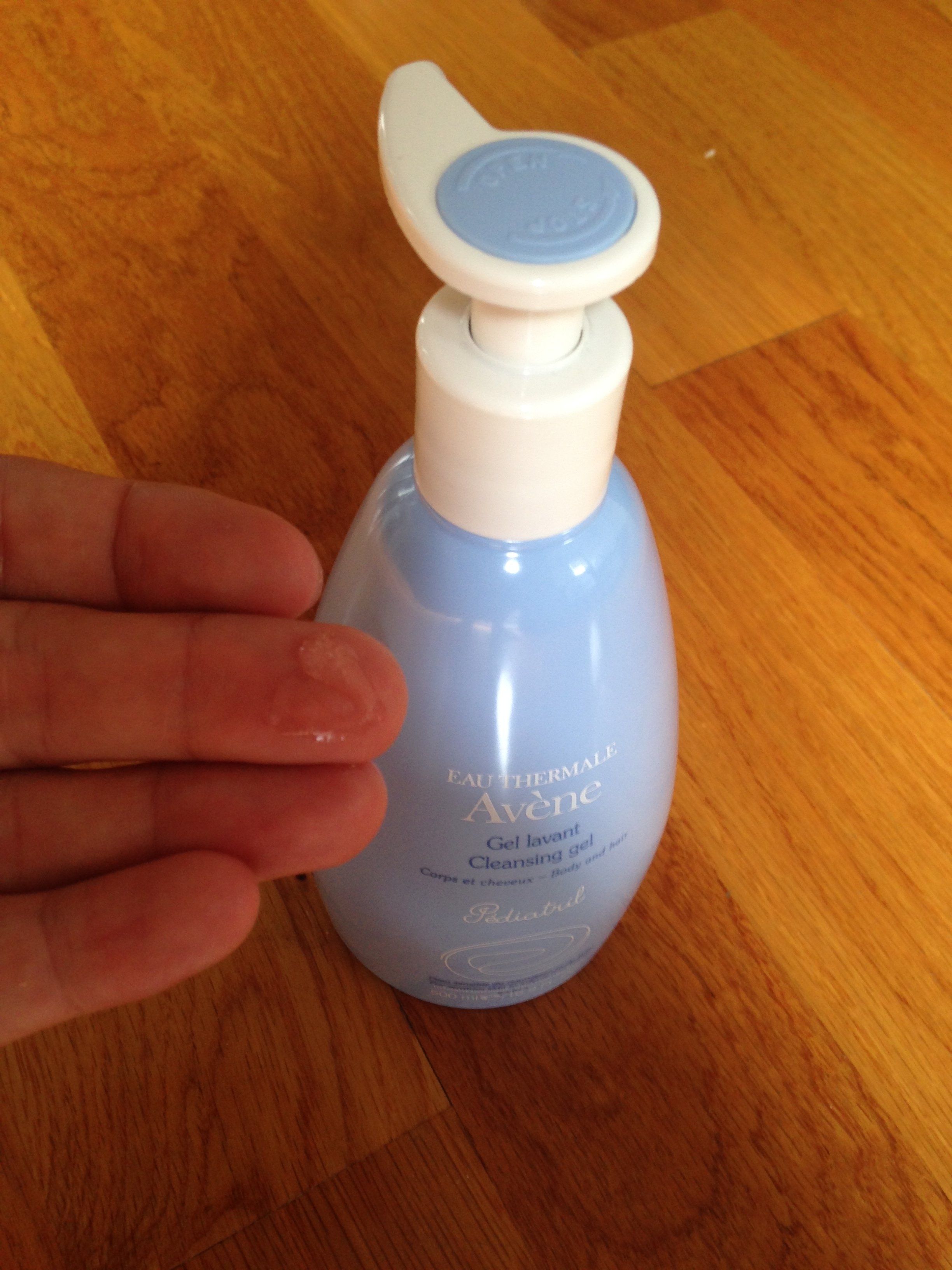 gel translucide pédiatril avène.JPG