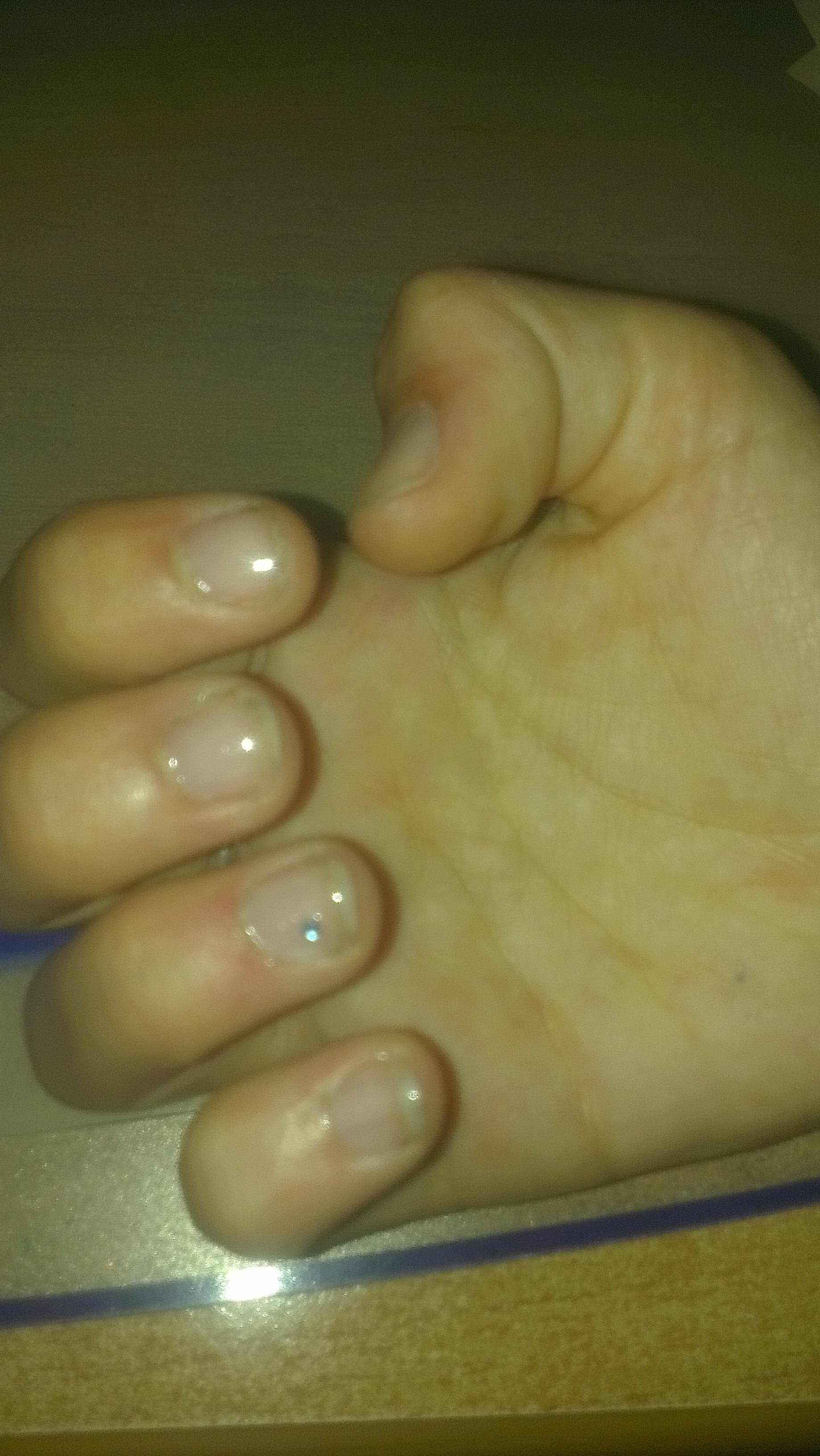 loriane gel UV sur ongles naturels + strass (1).jpg