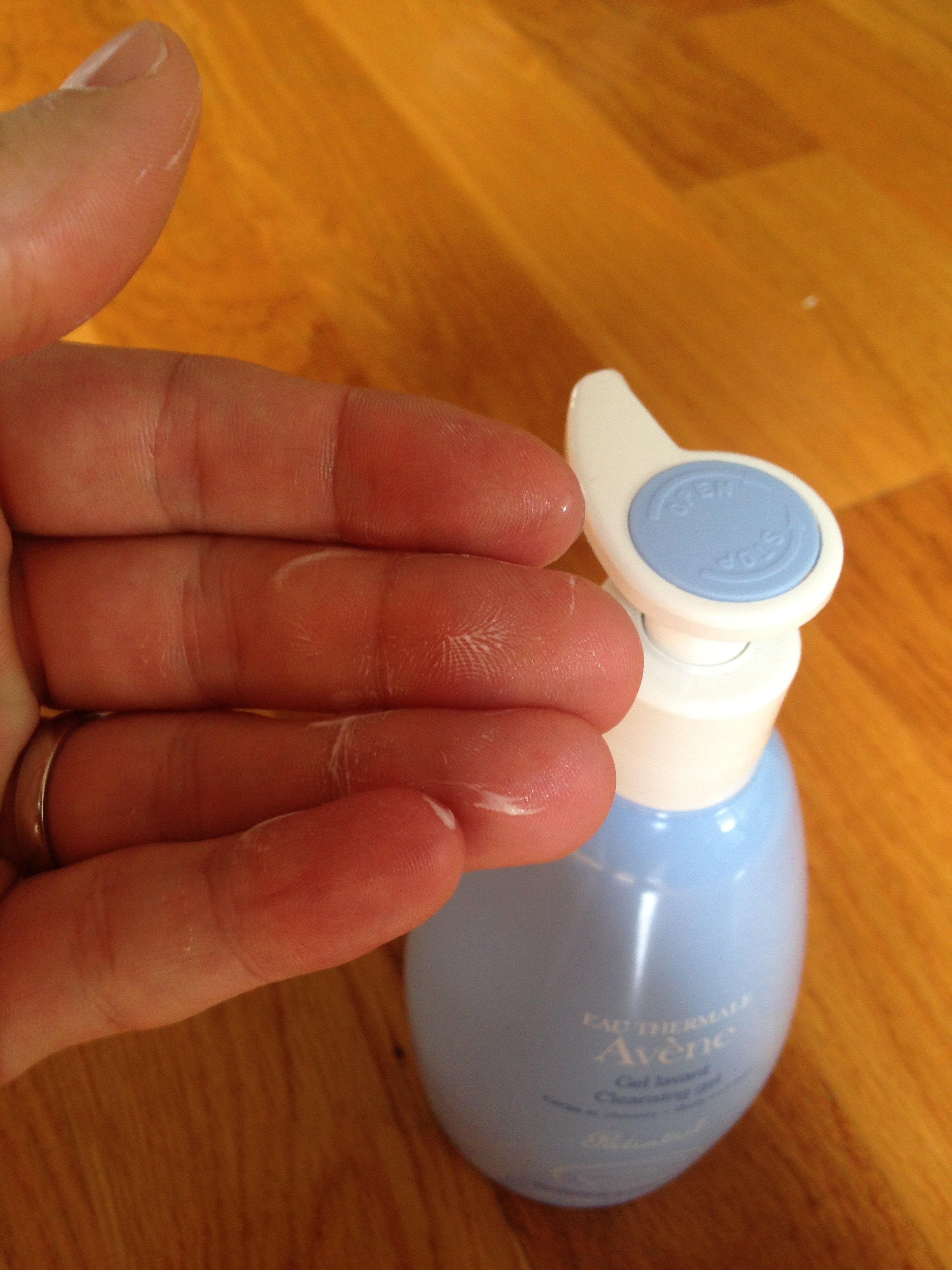 mousse blanche pédiatril avène.JPG