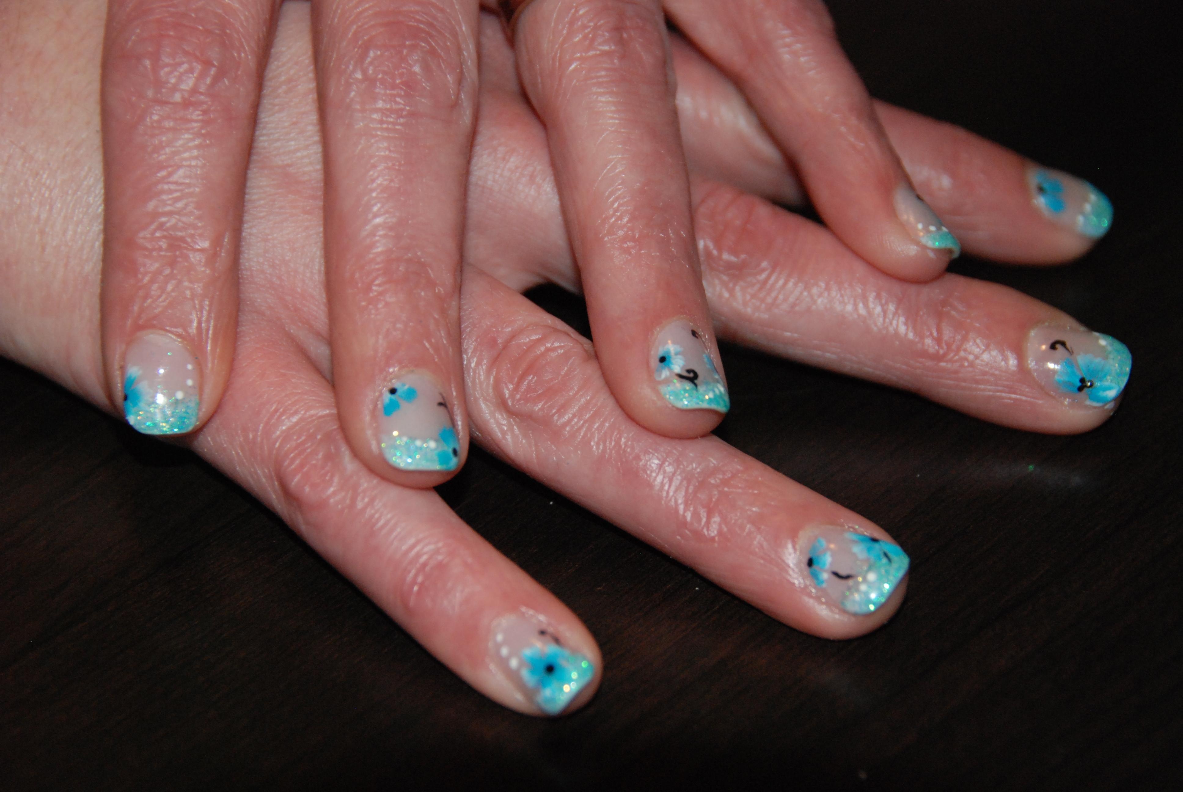 nail art turquoise.jpg