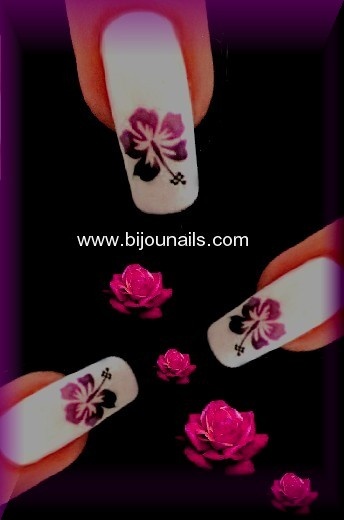 ONGLE STICKER FLEUR.jpg