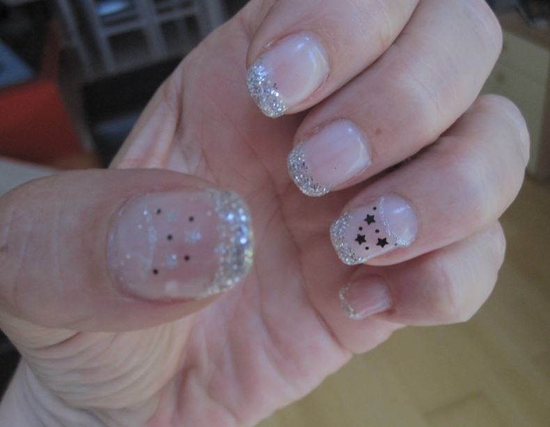 ongles paillettes.JPG