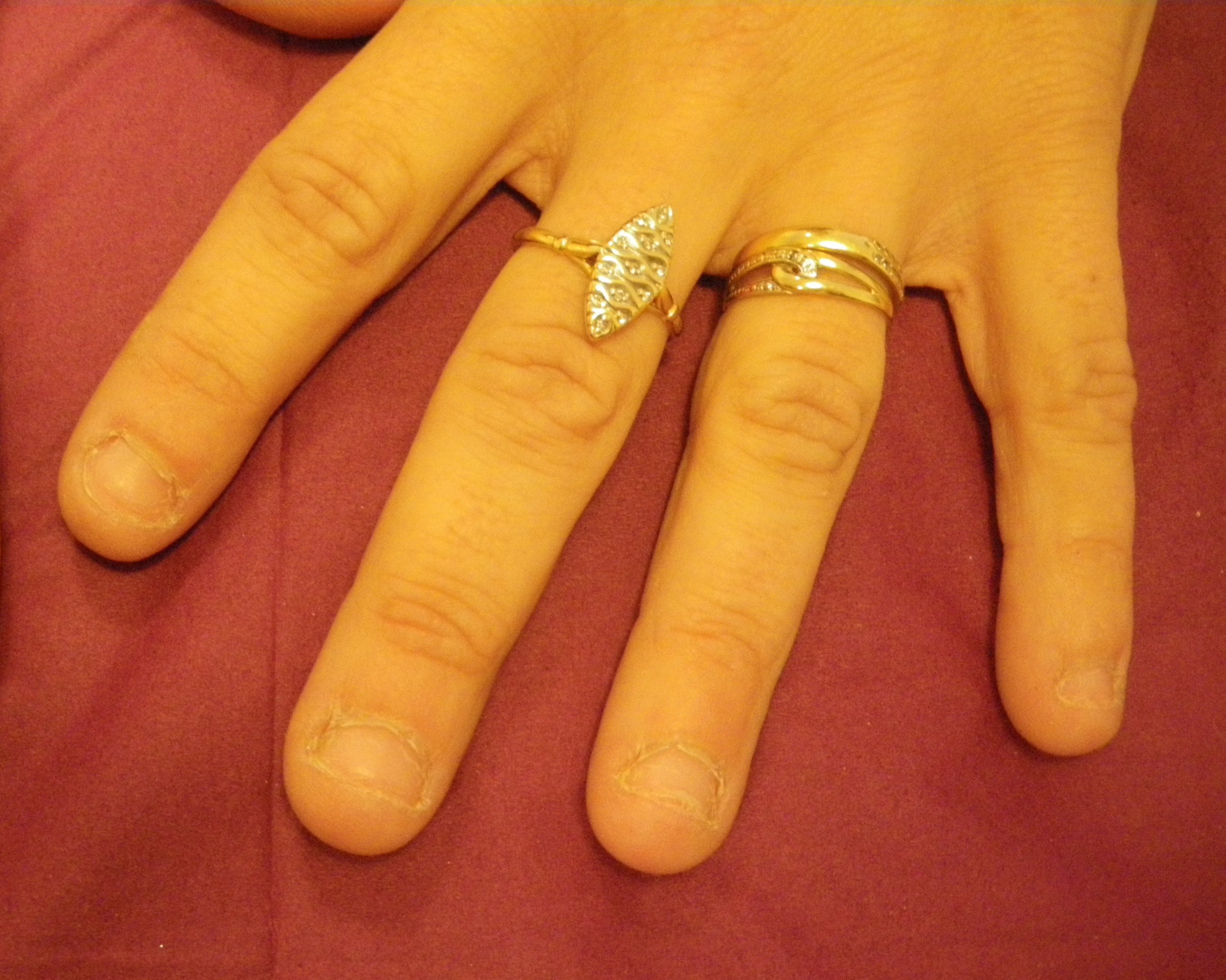 ongles rongé face.jpg