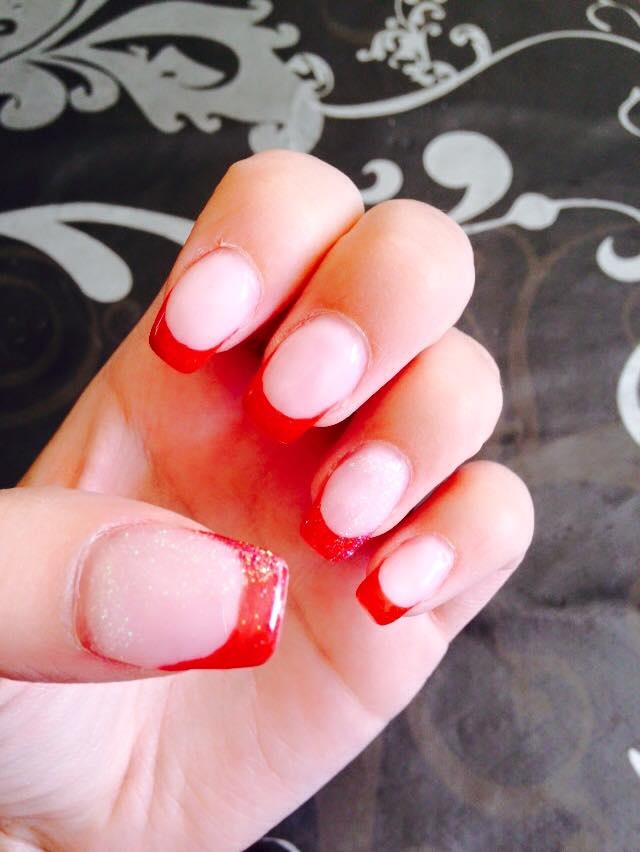 ongles rouge.jpg