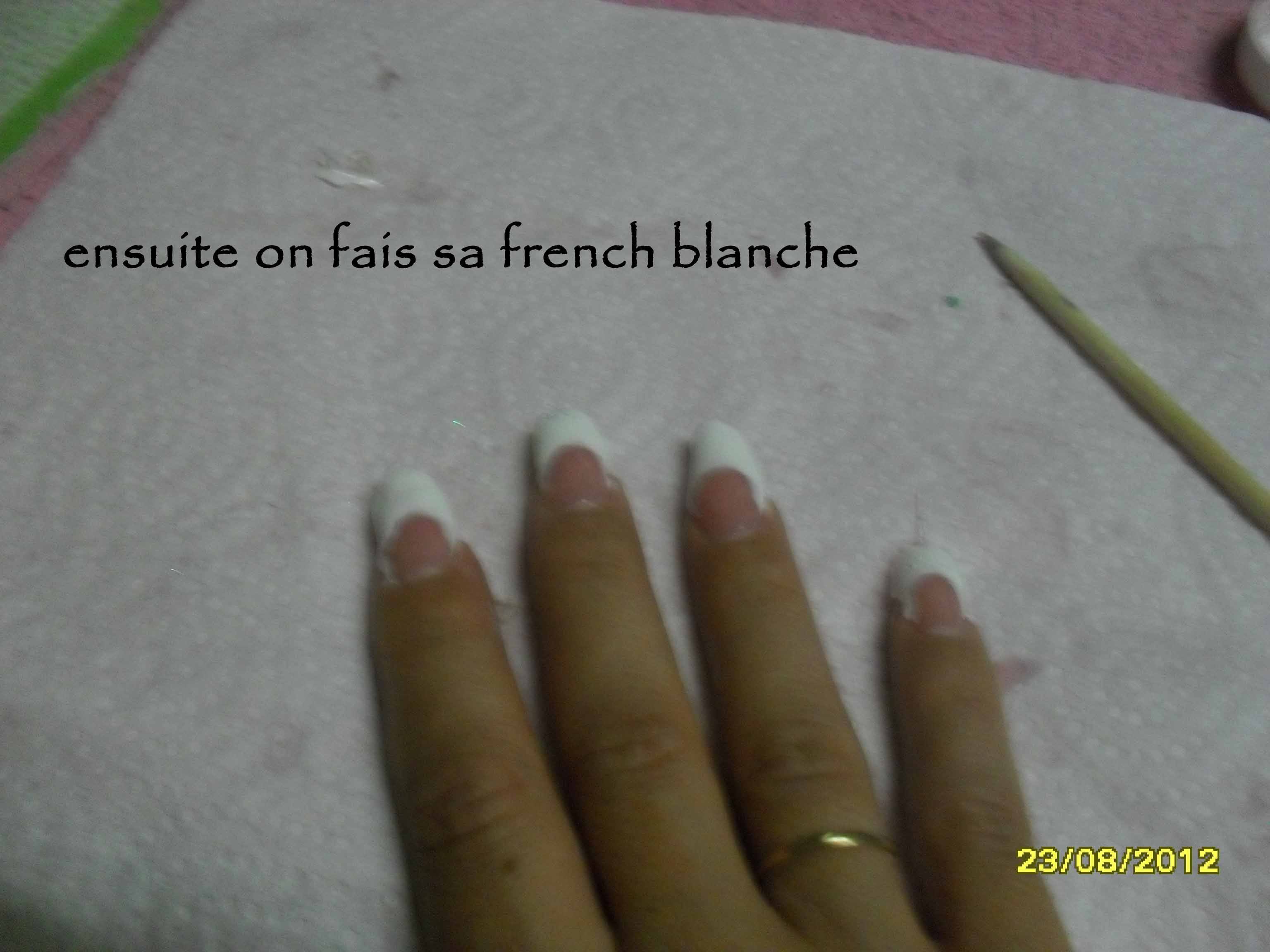 pas a pas french blanche et paillette turquoise (3) copie.jpg