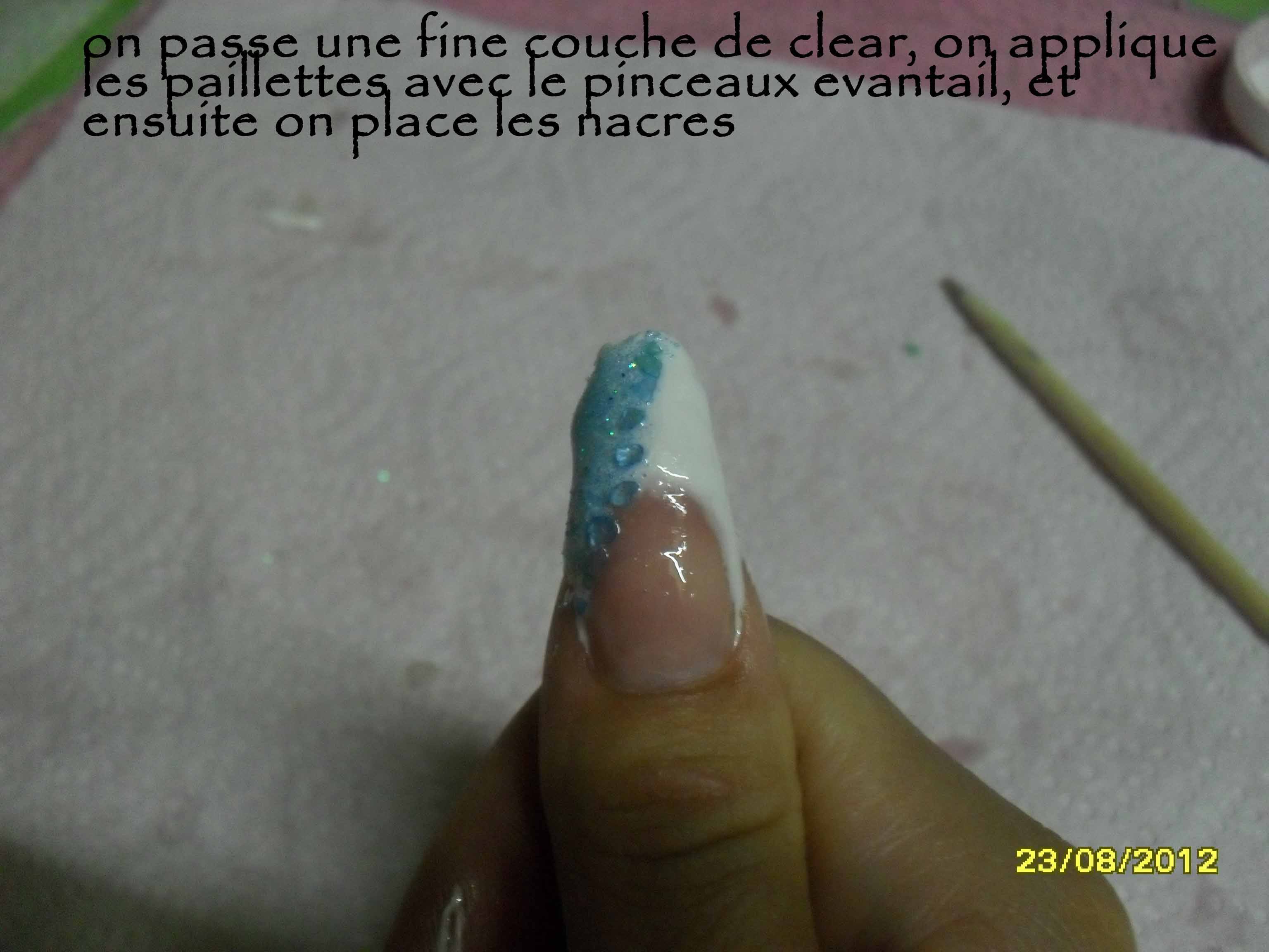 pas a pas french blanche et paillette turquoise (4) copie.jpg