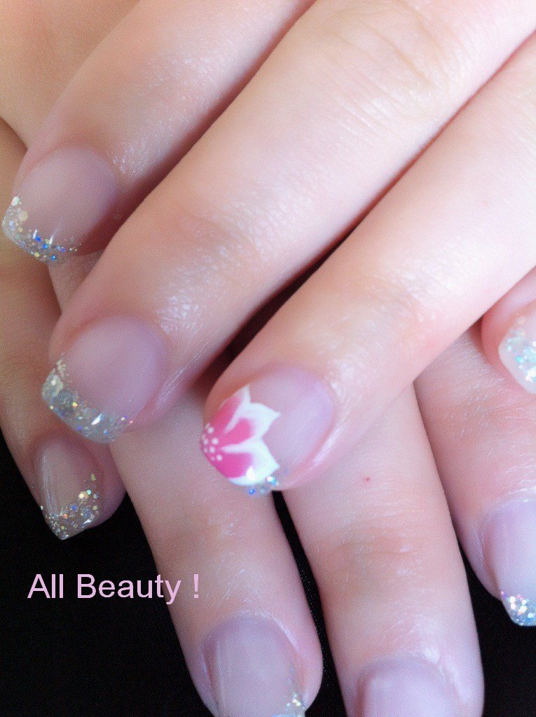 photo protégée sam os mains.jpg