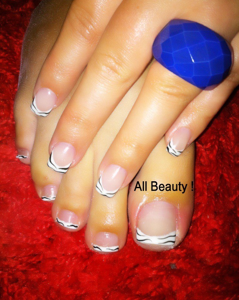 photo protégée samantha main et pied zebre.jpg