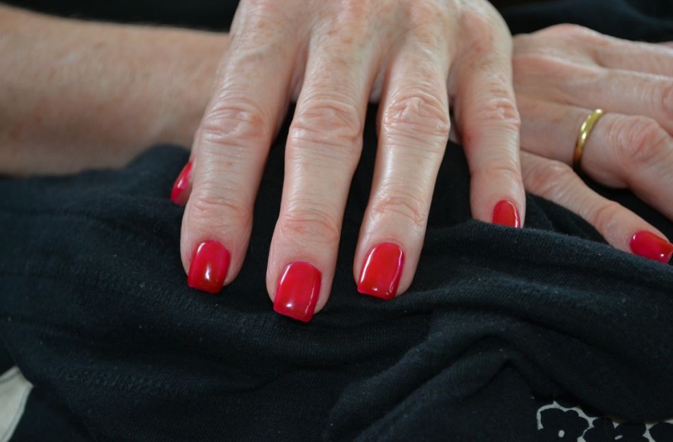 Pose maman rouge 3.JPG