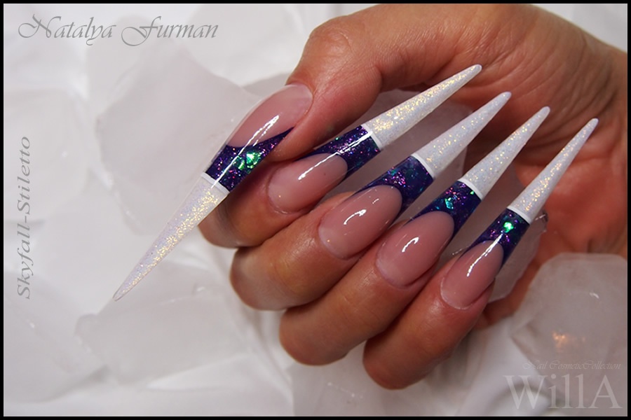 Skyfall-Stiletto 01.jpg
