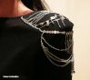 pull-epaulettes-chaines-Zara-FashionBox1.jpg