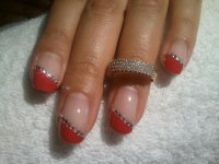 pose sur fredi de vernis gel french rouge digonal avec strass.jpg