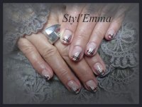 Burberry Dentelle.jpg