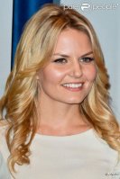 738064-jennifer-morrison-lors-de-l-annonce-des-637x0-3.jpg