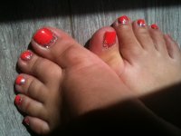 paillettes argent et vernis orange pieds.JPG
