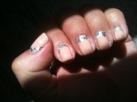 paillettes argent vernis chair mains.JPG
