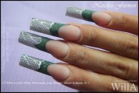 MagicStrekoza-Nails Step 18.jpg