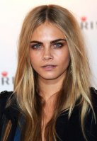 blond-clair-cendre-cara-delevingne-img.jpg