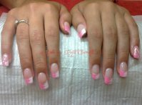 8 pronails modèle french millefeuille rose fluo et blanc.jpg