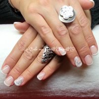 37 Sé.french fleur main levée liner blanc et argent sur annulaire.jpg