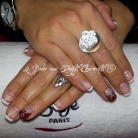 43 Se. french liseré orange pailleté et konad noir fleurs.jpg