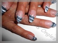 ongles french peinture grise.jpg