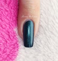 essie-dive-bar-2.jpg