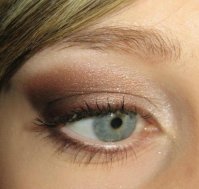 Maquillage-oeil-brun-beige-tendance-nude-ete-2010.jpg