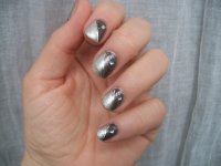 Pose noir et argent, strass et stripping tape 002.jpg