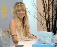 nicole-richie-spl85176_006.jpg