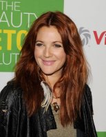 Drew-Barrymore-une-coloration-cheveux-auburn_portrait_w674.jpg