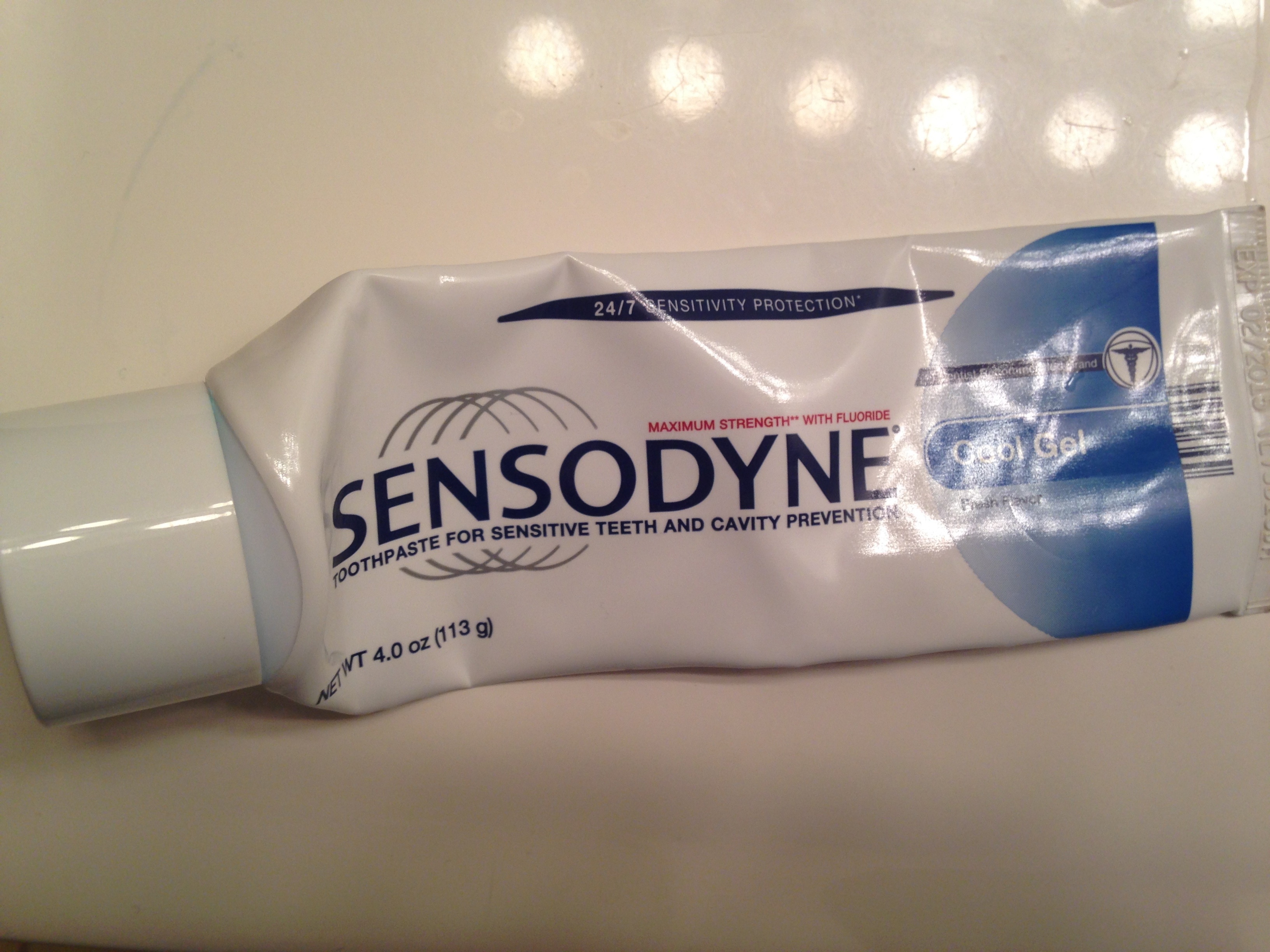 GEL FRAICHEUR DE Sensodyne tube.JPG